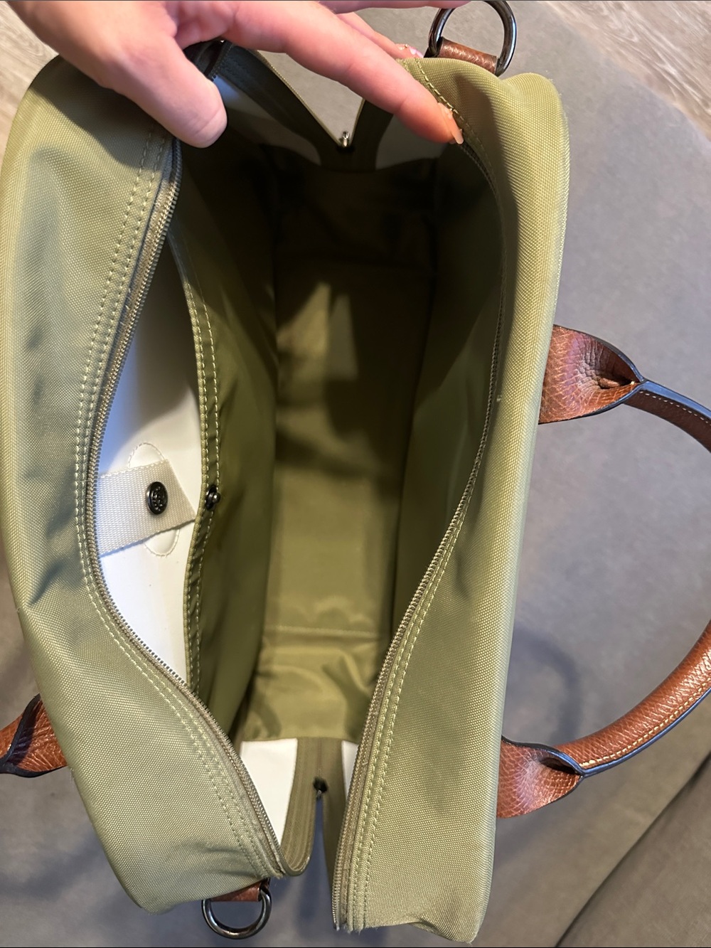 Longchamp Olive Nylon Travel Bag with Brown Leather Trim - Picture 3 of 6